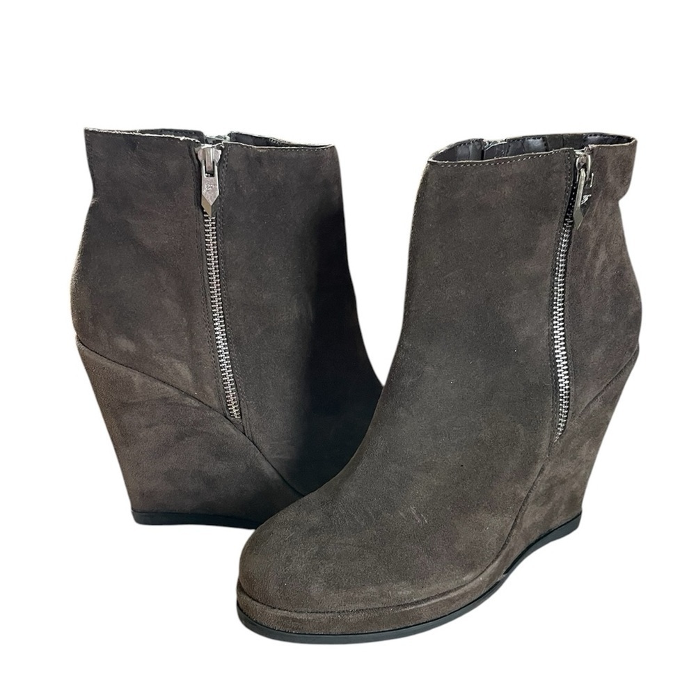 Fergie Brown Suede Vintage Platform Wedge Ankle Boot Size 10 NWOT
